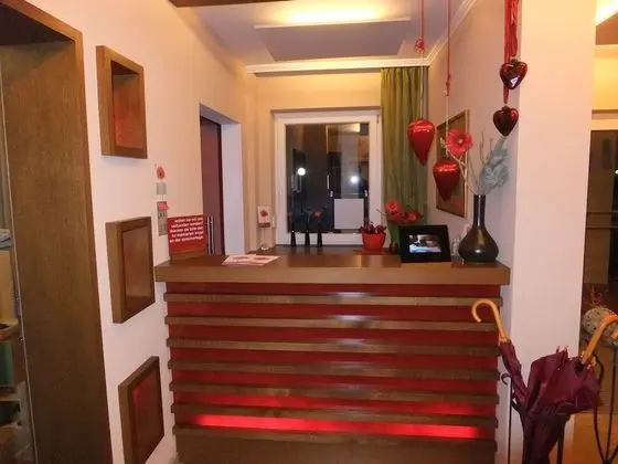 Aparthotel Christine - Lobi