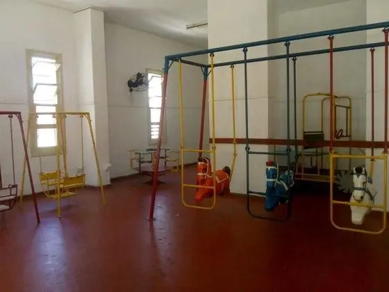 Apart de frente para a praia - Aile ve Çocuklar