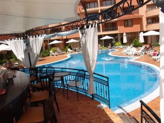 Apart-hotel Efir - Havuz