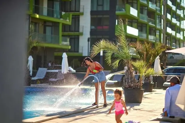 Aparthotel Ella Alezzi - Havuz