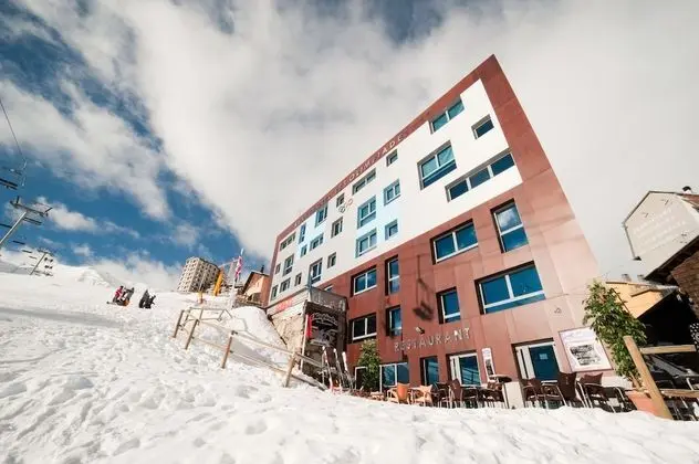Aparthotel Les Olimpiades - Dış Mekan