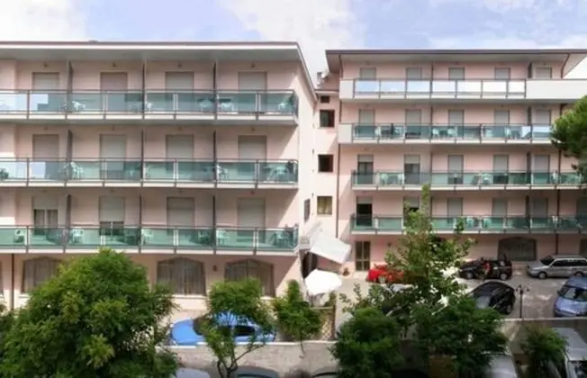 Aparthotel Olimpia - Dış Mekan