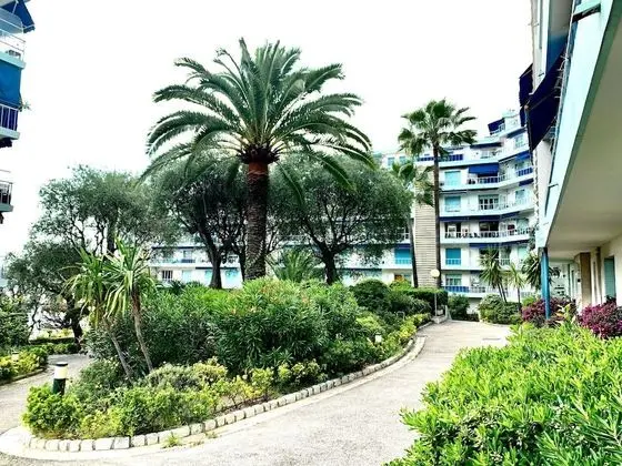 Apart-Hotel Riviera Old Port - Dış Mekan