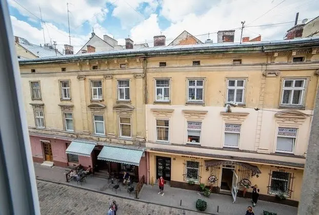 Apart-hotel on sqr. Market