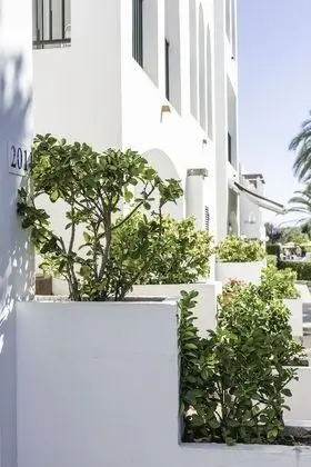 Aparthotel Vacances Menorca Caleta Playa - Dış Mekan