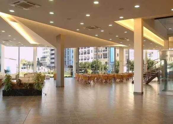 APARTHOTEL XONS PLATJA - Lobi
