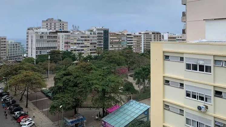 Apartament for up to 4 People at Ipanema Close to Subway Cavirio J801