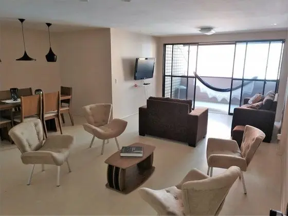 Apartamento a 200m feirinha beira mar