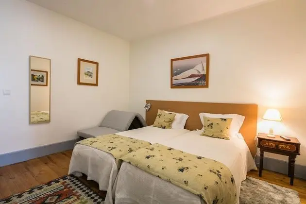 Apartamento A Francos Artist Painting 2