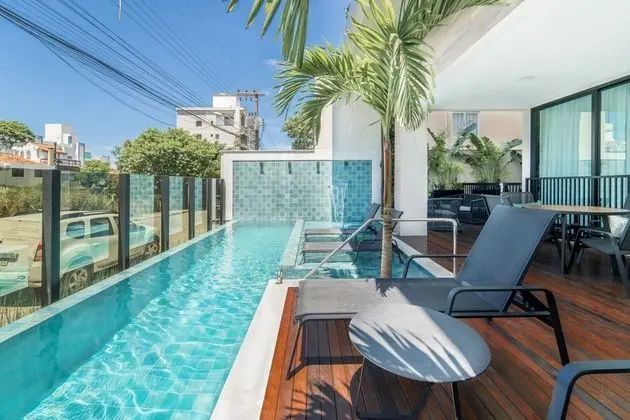 Apartamento com piscina 4 quartos - 705