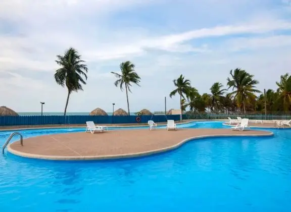 Apartamento con Vista al Mar en Coveñas - Havuz
