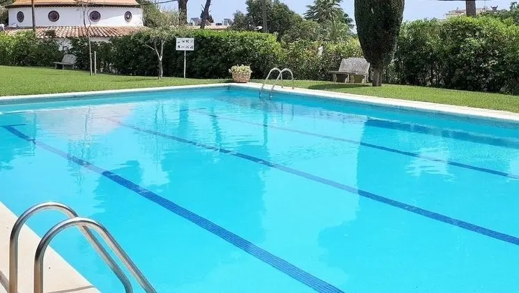 Apartamento con vistas al mar y piscina en Playa de Aro - Havuz