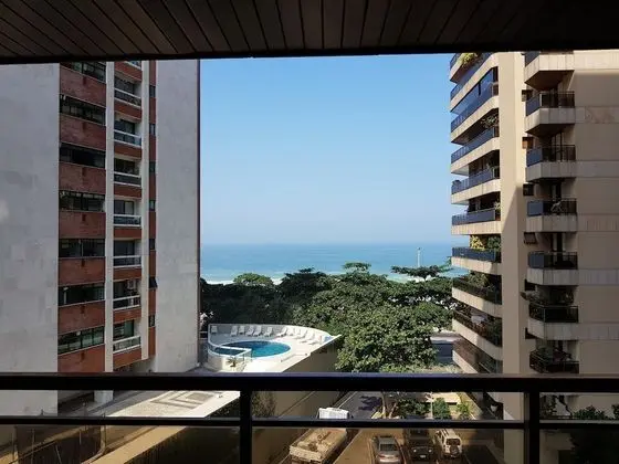 Apartamento em Cond de Luxo em Sao Conrado