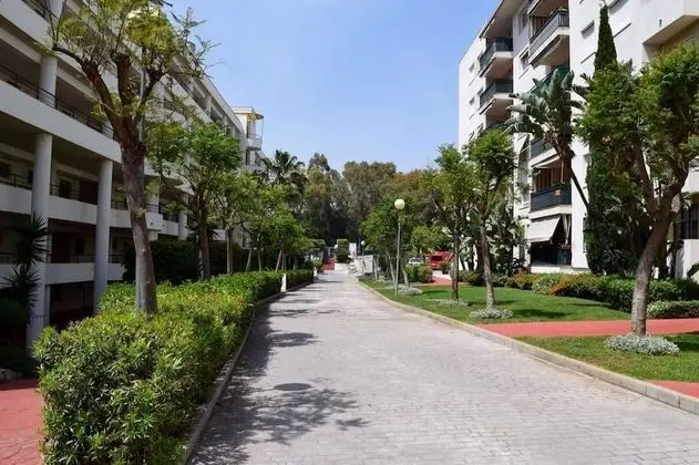 Apartamento en Marbella con vistas al golf - Dış Mekan