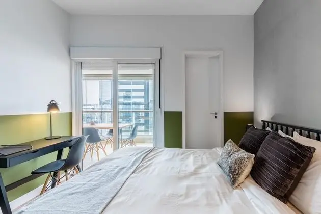 Apartamento Encantador com Sacada Vila Ol Mpia
