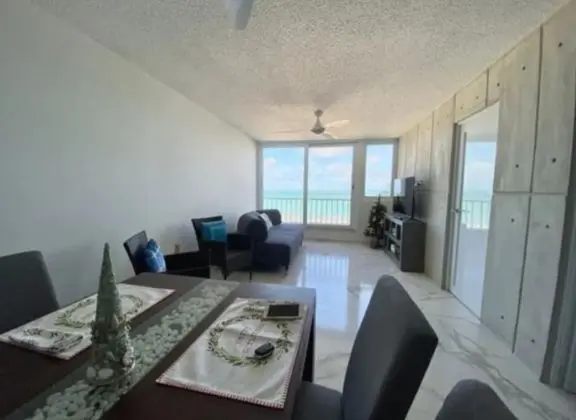 Apartamento Vista al Mar en Isla Verde - Oda Düzeni