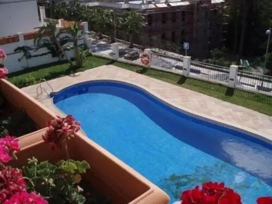 Apartamentos Bahía Santa Cruz - Havuz