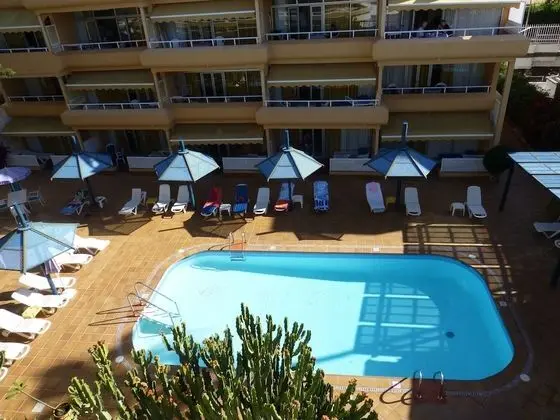 APARTAMENTOS BELMONTE - Havuz