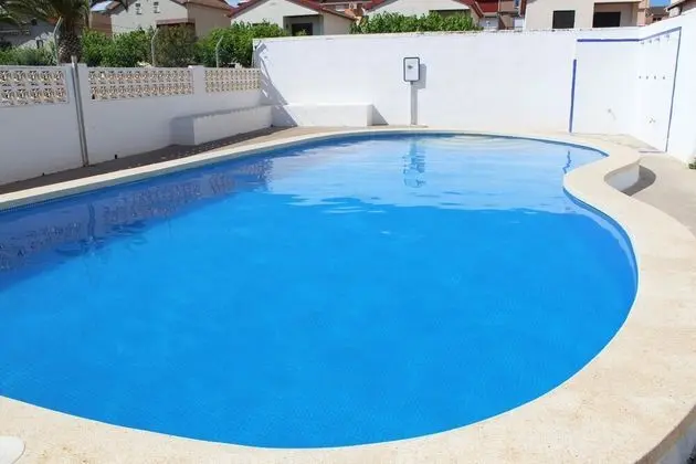 Apartamentos Bernat Pie de Playa 3000 - Havuz