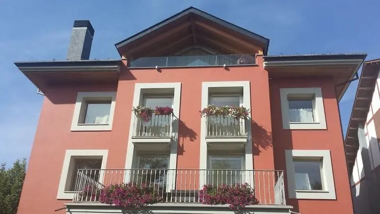Apartamentos la Torreta del Llac - Dış Mekan