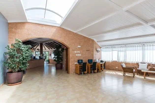 Apartamentos Lentiscos by MIJ - Lobi