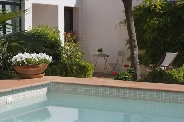 Apartamentos Los Patios de la Judería - Havuz
