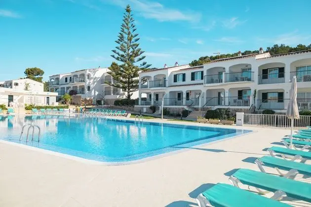 Apartamentos Mestral y Llebeig - Havuz