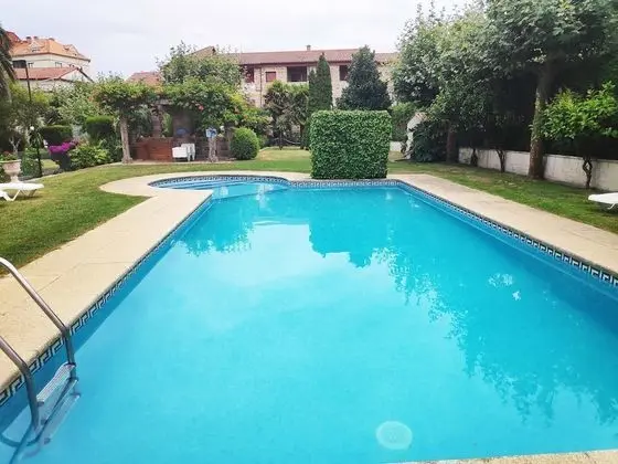 Apartamentos Revo Salinas 3000 - Havuz