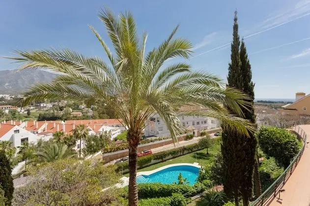 Apartamentos Señorío de Aloha - Dış Mekan