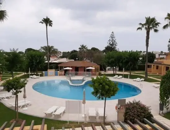 Apartamentos Ses Anneres - Havuz