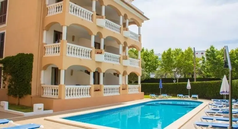 Apartamentos s'Olivera