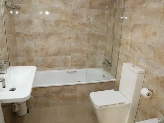 Apartamentos Turisticos Puente Romano P2 2-A - Banyo Tipleri