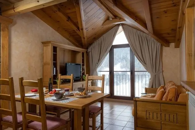 Apartaments Turístics Els Llacs - Öne Çıkan Resim