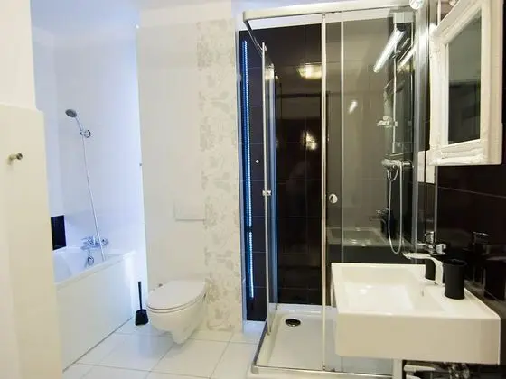 Apartamenty hoteLOVE przy Strumieniu - Banyo Tipleri