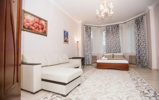ApartExpo on Kutuzovsky 26 - Öne Çıkan Resim