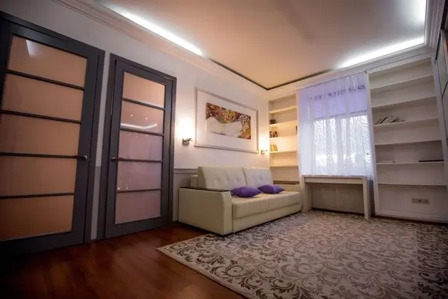 ApartExpo on Kutuzovsky 27 - Öne Çıkan Resim