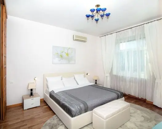 ApartExpo on Kutuzovsky 35 - Öne Çıkan Resim