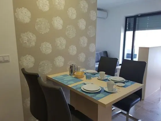 Apartmaji Banonia Stork Flight