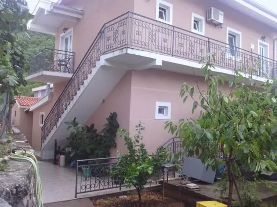 Apartmani Mitrovic Podlicak - Dış Mekan