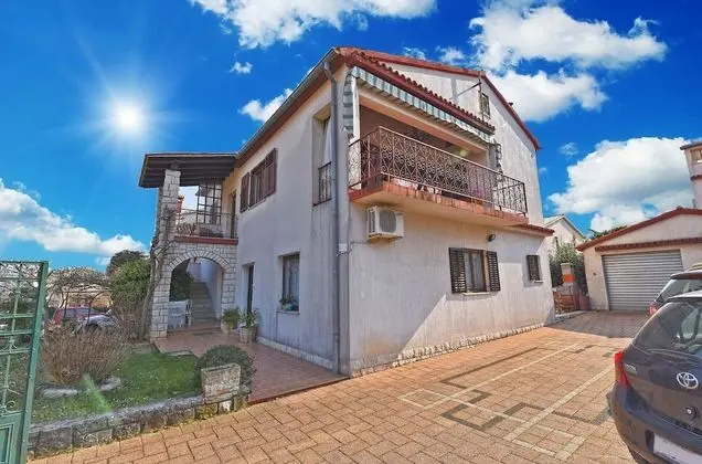 Apartment 1550