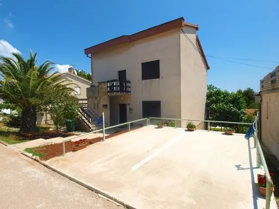 Apartment 1583