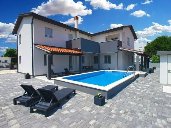 Apartment 1670