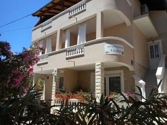 Apartment With 2 Bedrooms for 2 Guests