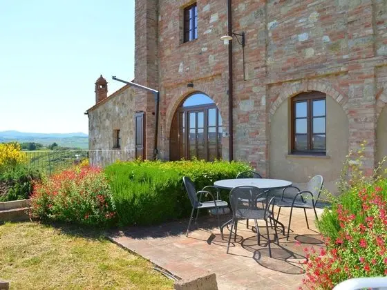 Apartment With 2 Pools in the Village of Asciano, in the Hills of Siena