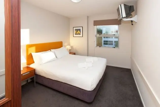 Apartment 25