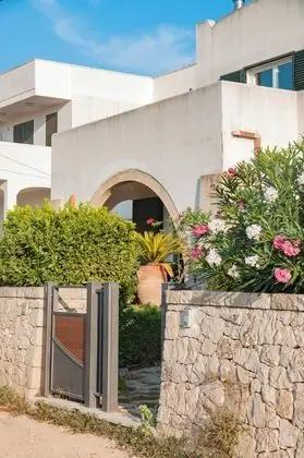 Apartment 3 With Pool And Sea View - Dış Mekan