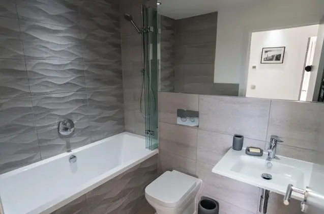 Apartment 3 Waterstone House - Sea Front Apartment Hot Tub - Banyo Tipleri