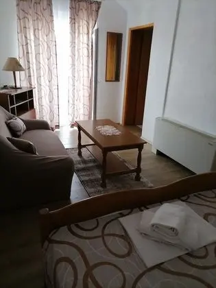Apartment 3a, First Floor - Öne Çıkan Resim
