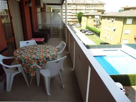Apartment For 4 People With Swimming Pool by Beahost Rentals