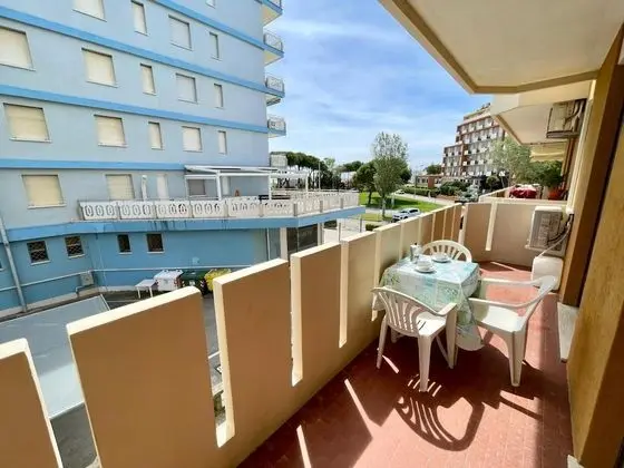 Apartment for 4 People With Terrace A C by Beahost Rentals